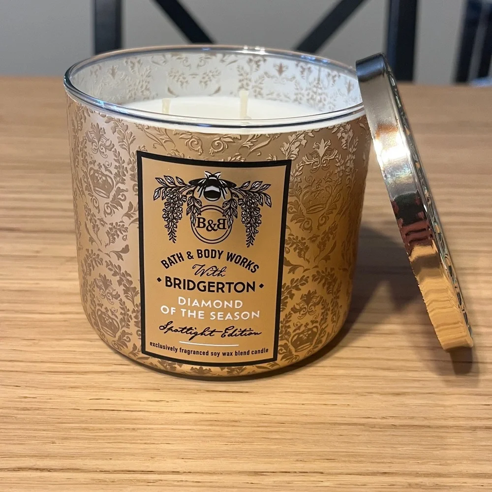 Bath & Body Works 3 Wick Candle. Bridgerton. Diamond Of The Season. - Picture 4 of 5